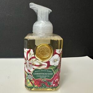 Michel Design Works “CHRISTMAS DAY”
foaming hand soap